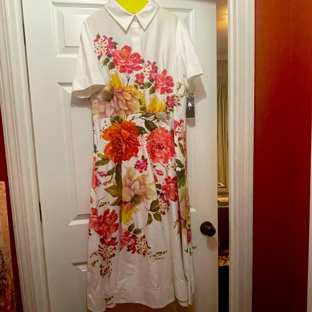 Rickie Freeman for Teri Jon White Floral Midi Dress